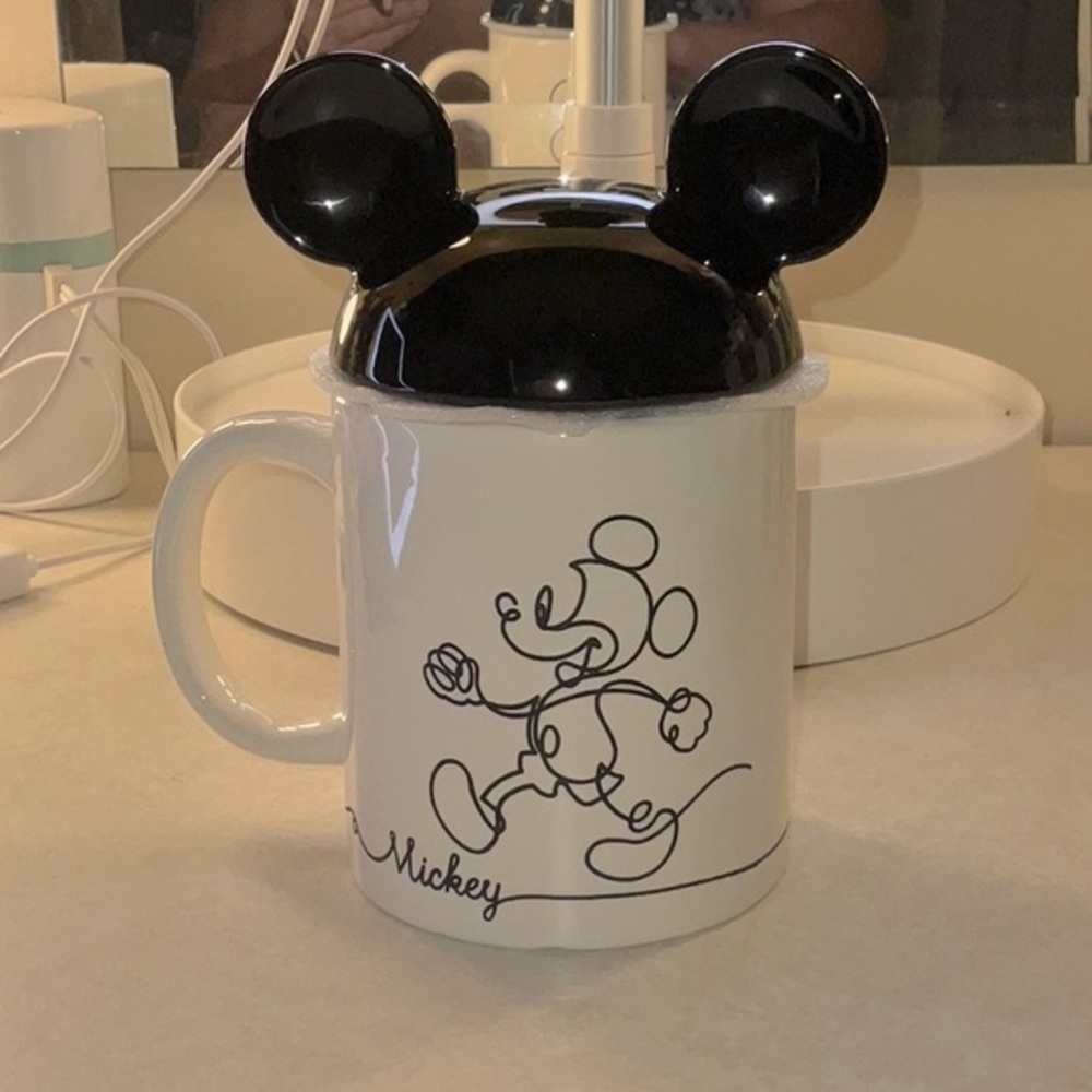 Disney Mickey Linear Covered Mug - 14 Oz